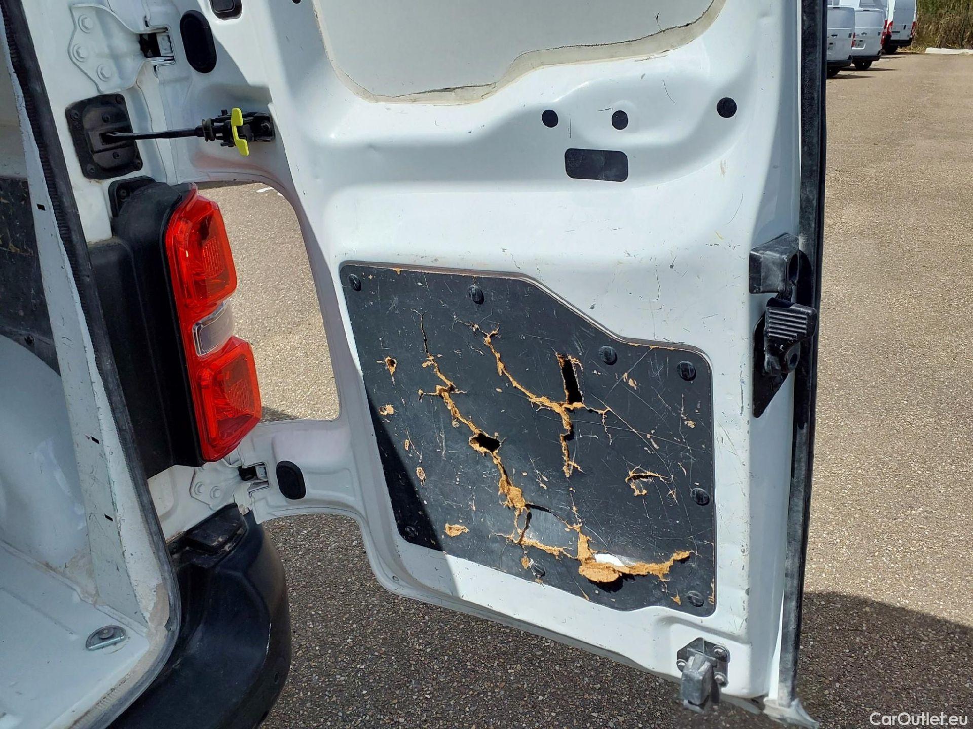  Peugeot  Expert PEUGEOT  / 2016 / 4P / furgón Furgón Pro 2.0 BlueHDi 120 S&S Standard #2