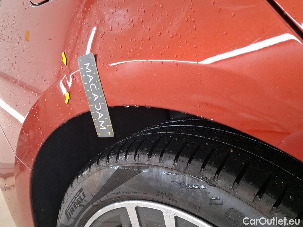  Bmw  Serie 1 BMW Série 1 / 2019 / 5P / Berline 1.5 116D DKG7 Business Design (Ex 668K) #29