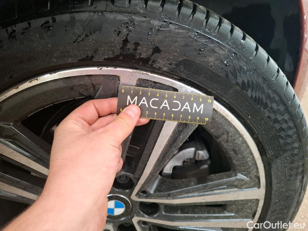  Bmw  Serie 1 BMW Série 1 / 2019 / 5P / Berline 1.5 116D DKG7 Business Design (Ex 668K) #26