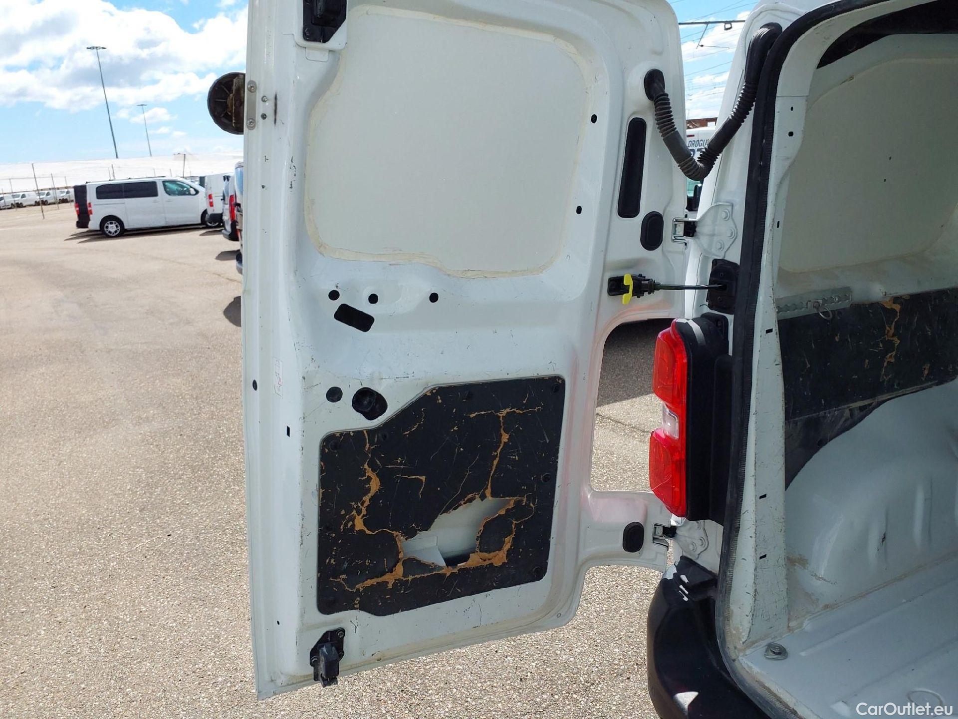  Peugeot  Expert PEUGEOT  / 2016 / 4P / furgón Furgón Pro 2.0 BlueHDi 120 S&S Standard #1