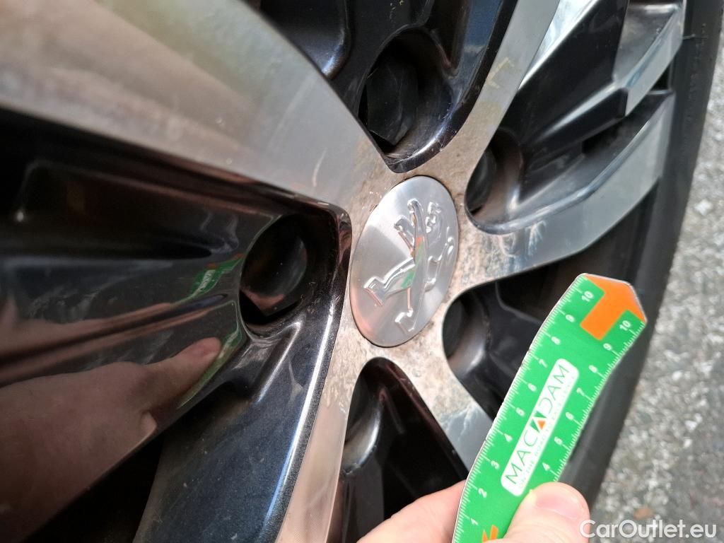  Peugeot  3008  Allure Business 1.2 PureTech 130CV BVA8 E6d #8