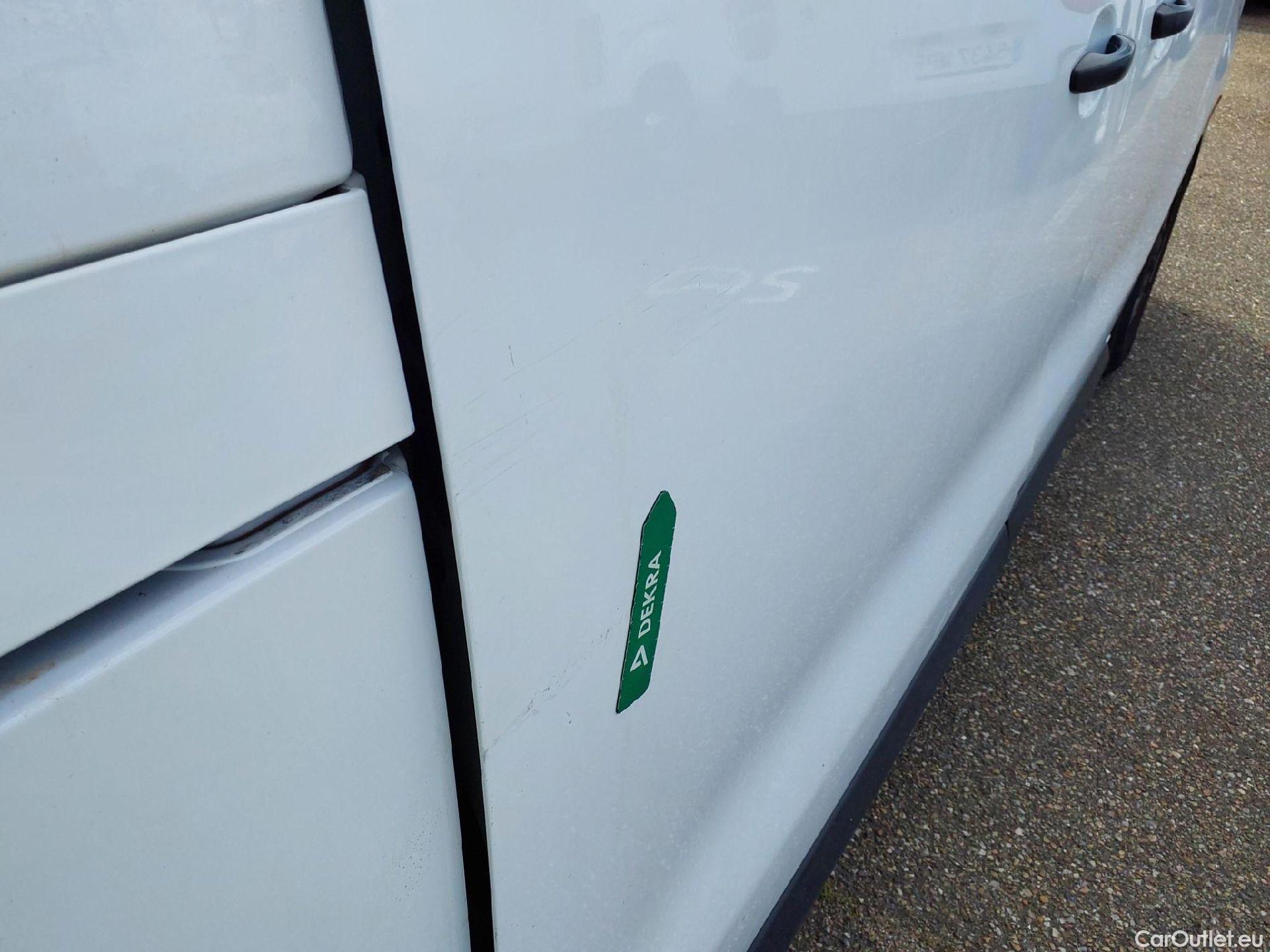  Peugeot  Expert PEUGEOT  / 2016 / 4P / furgón Furgón Pro 2.0 BlueHDi 120 S&S Standard #27