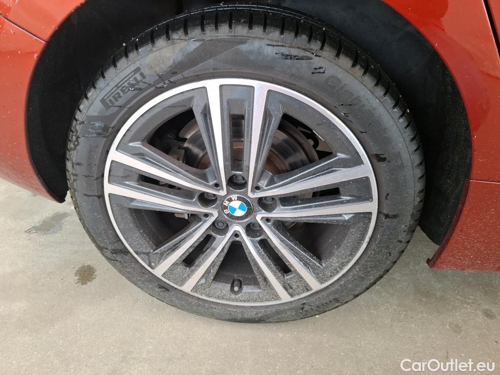  Bmw  Serie 1 BMW Série 1 / 2019 / 5P / Berline 1.5 116D DKG7 Business Design (Ex 668K) #8