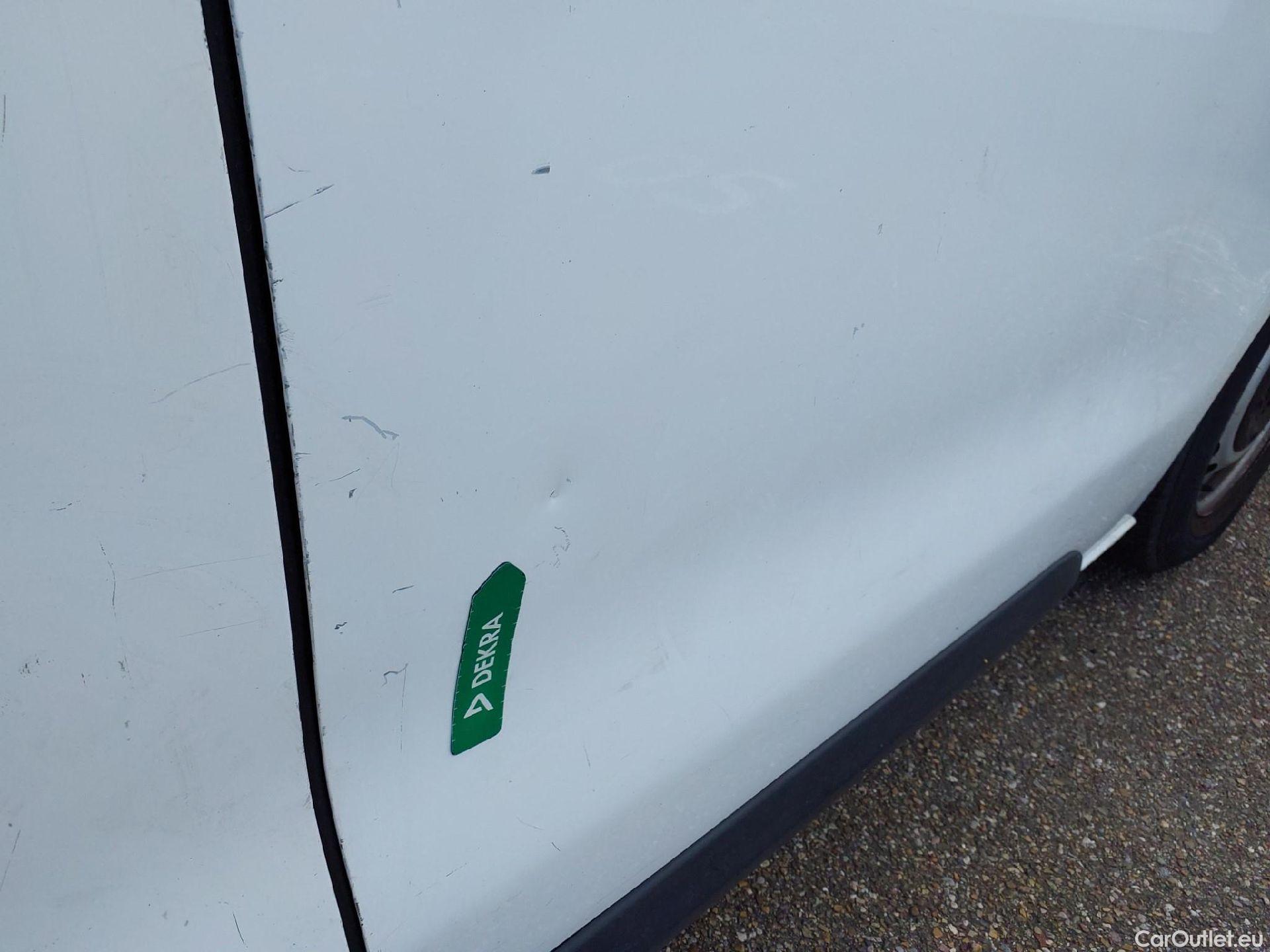  Peugeot  Expert PEUGEOT  / 2016 / 4P / furgón Furgón Pro 2.0 BlueHDi 120 S&S Standard #30