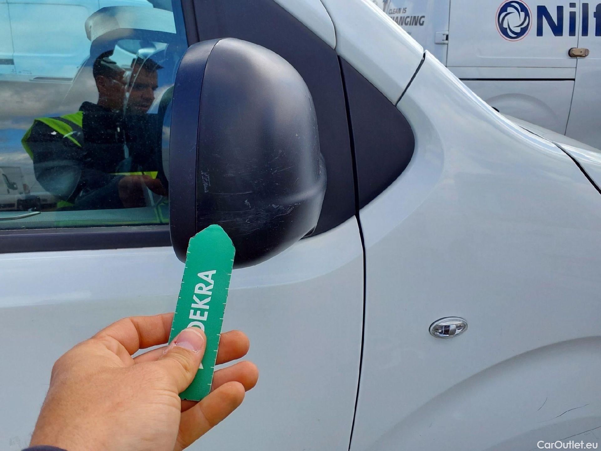  Peugeot  Expert PEUGEOT  / 2016 / 4P / furgón Furgón Pro 2.0 BlueHDi 120 S&S Standard #32