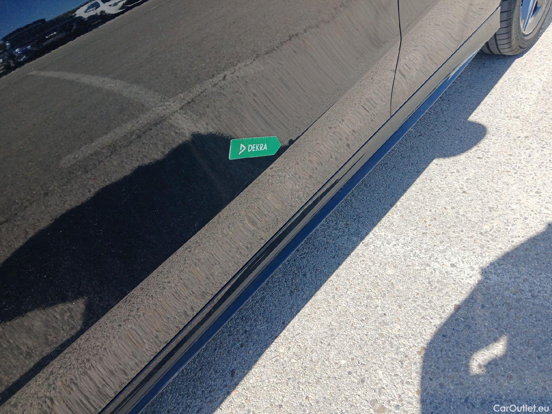  Mercedes  A-Klasse MERCEDES-BENZ Clase A berlina con portón A 250 e 220 CV 11 kWh #Opcionales 5800€# #30