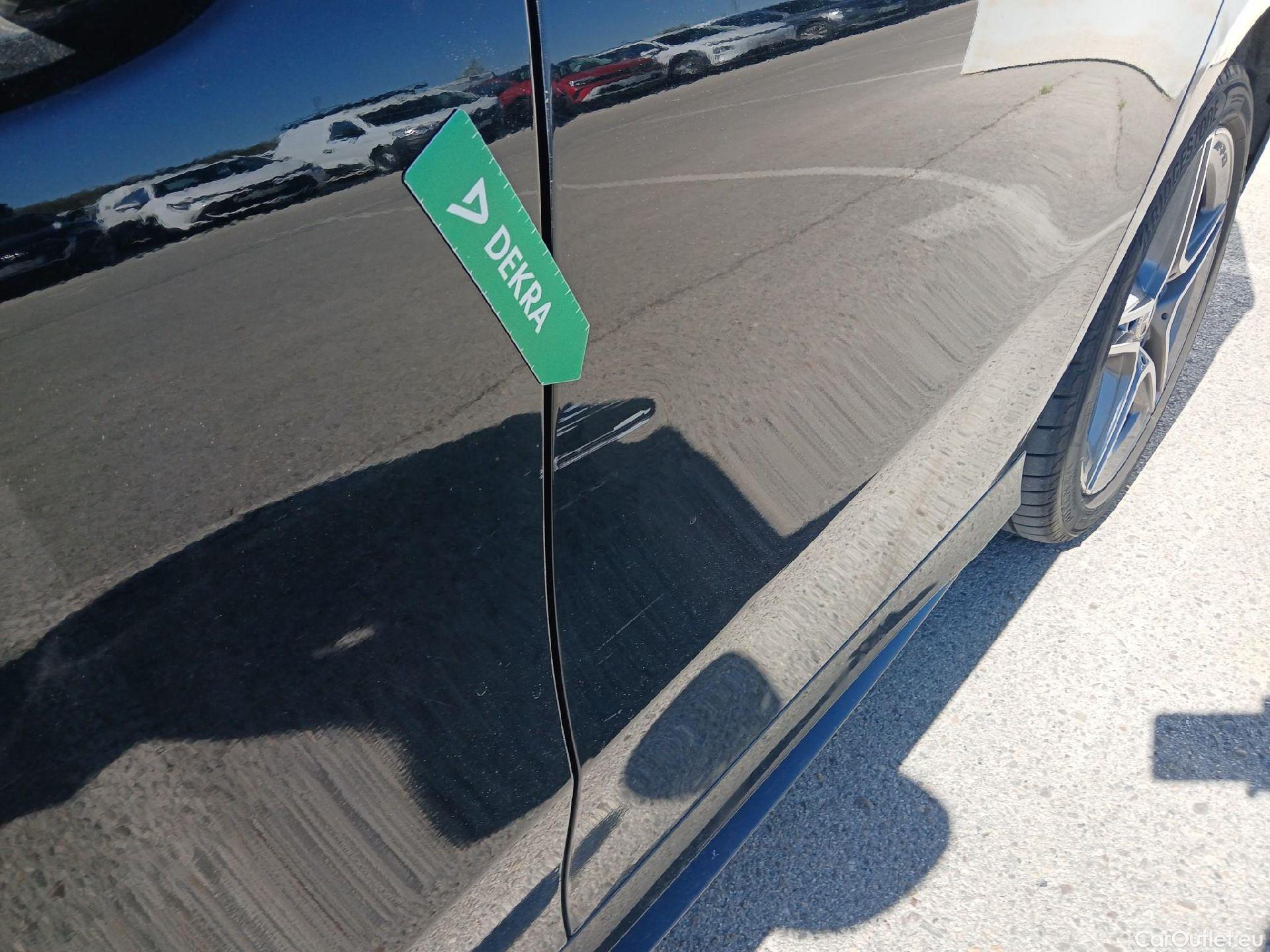  Mercedes  A-Klasse MERCEDES-BENZ Clase A berlina con portón A 250 e 220 CV 11 kWh #Opcionales 5800€# #32