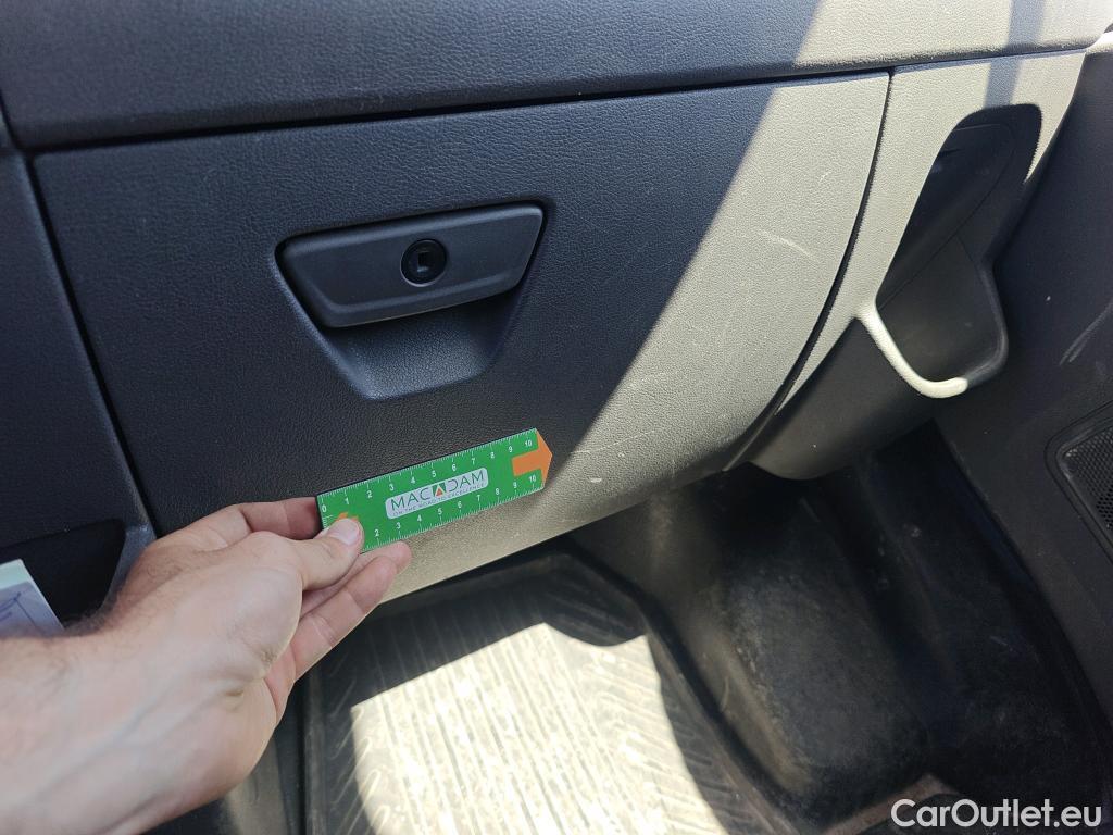  Ford  Transit FORD  / 2013 / 4P / furgón 350 96kW L4H3 Van Trend RWD #28