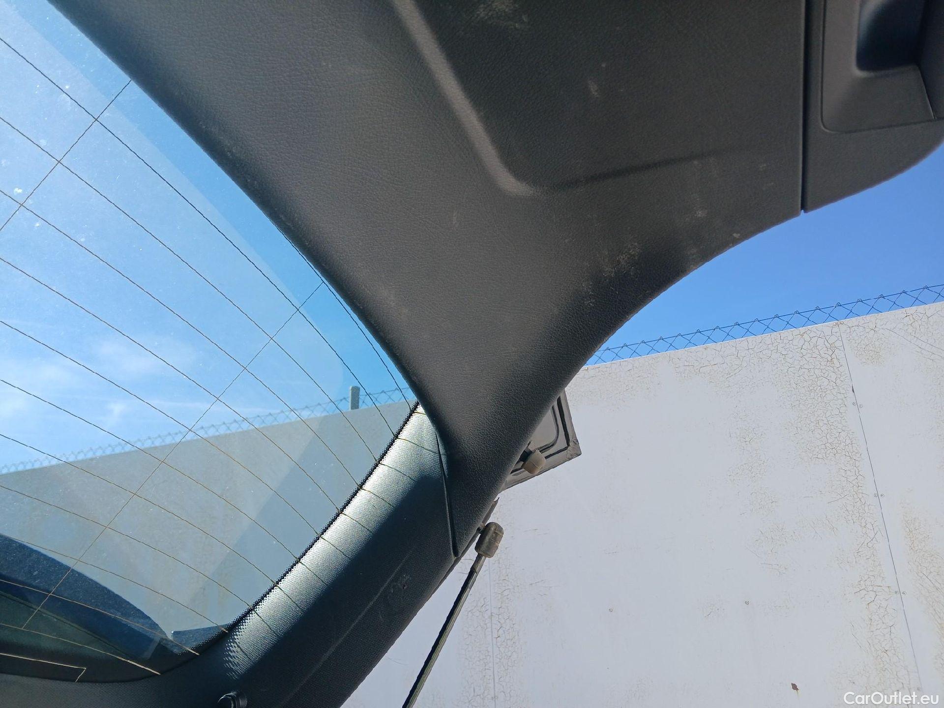  Mercedes  A-Klasse MERCEDES-BENZ Clase A berlina con portón A 250 e 220 CV 11 kWh #Opcionales 5800€# #55