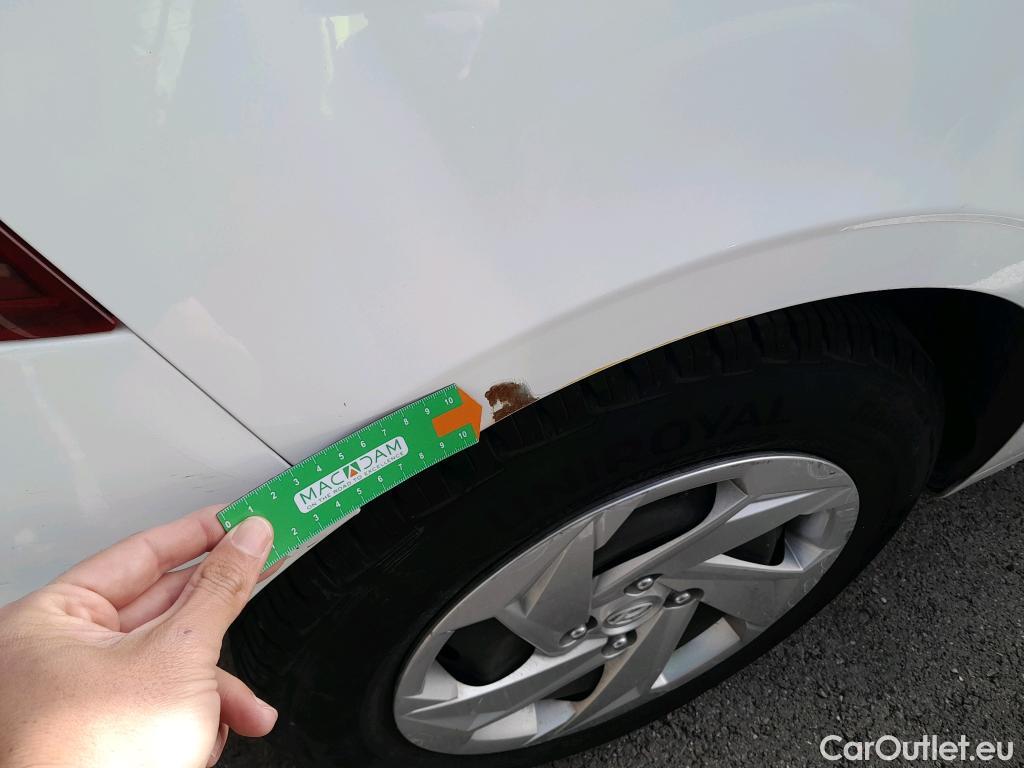  Hyundai  i20 HYUNDAI  / 2020 / 5P / berlina con portón 1.0 TGDI 74kW (100CV) 48V Essence #24