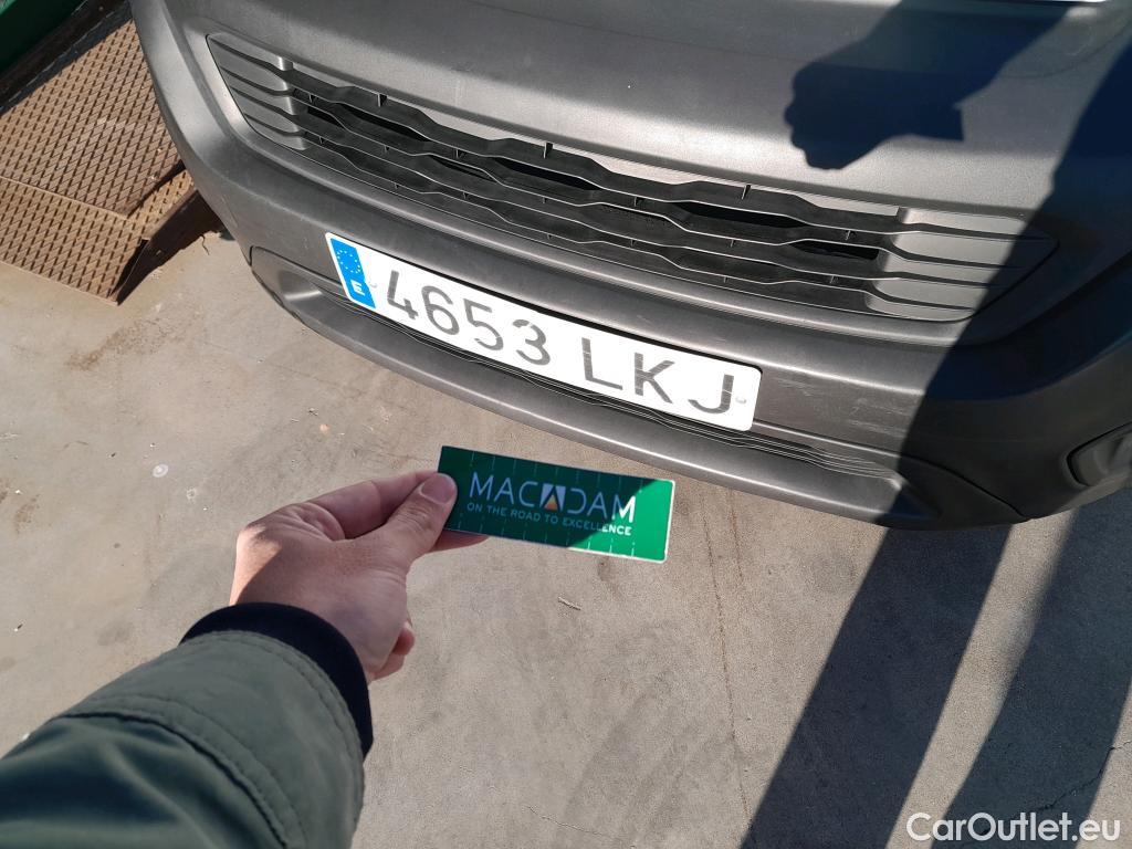  Fiat  Fiorino FIAT  / 2016 / 3P / furgón derivado de turismo Cargo Base 1.4 Natural Power 51kW (70CV) ** #24