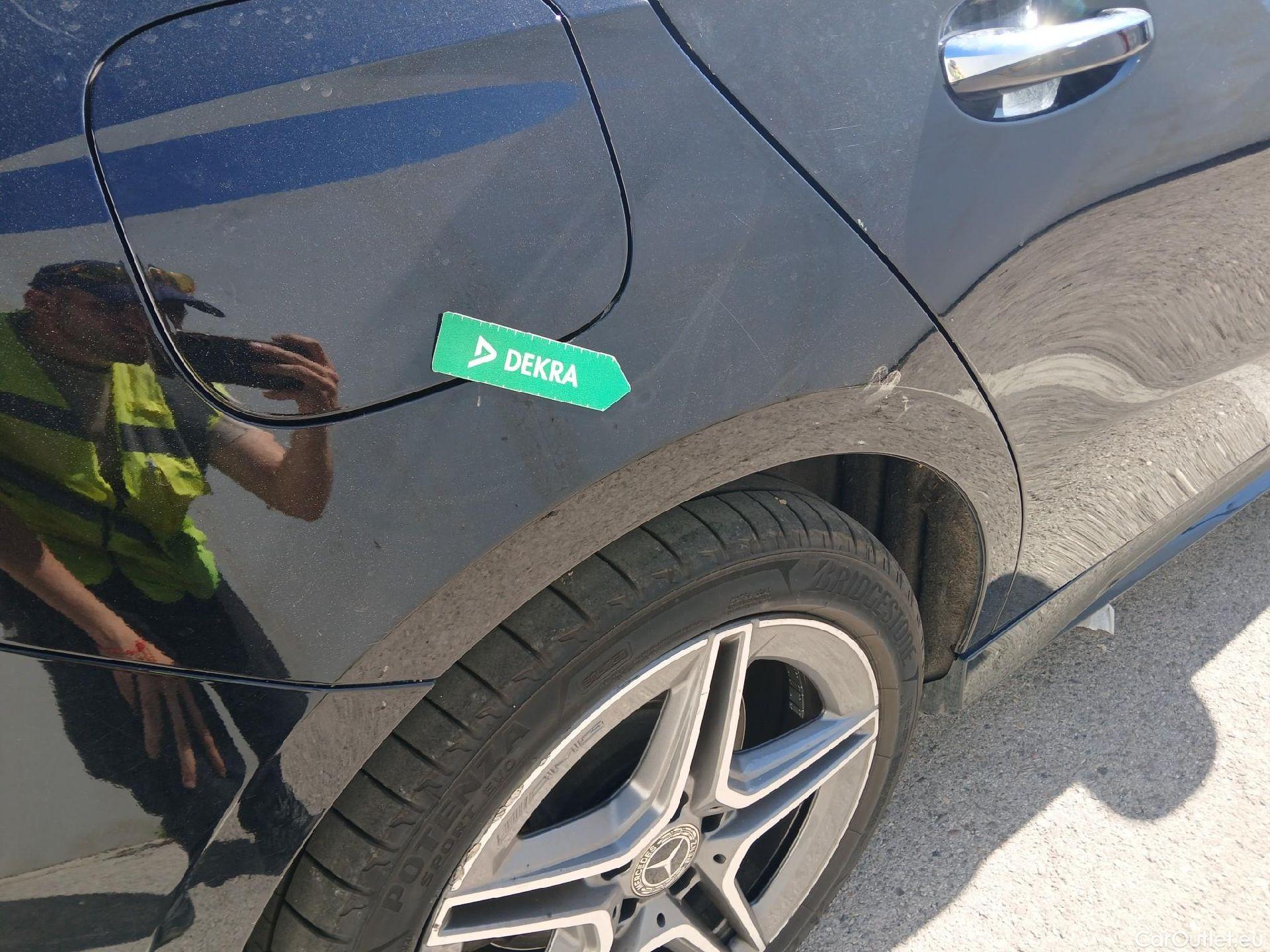  Mercedes  A-Klasse MERCEDES-BENZ Clase A berlina con portón A 250 e 220 CV 11 kWh #Opcionales 5800€# #45