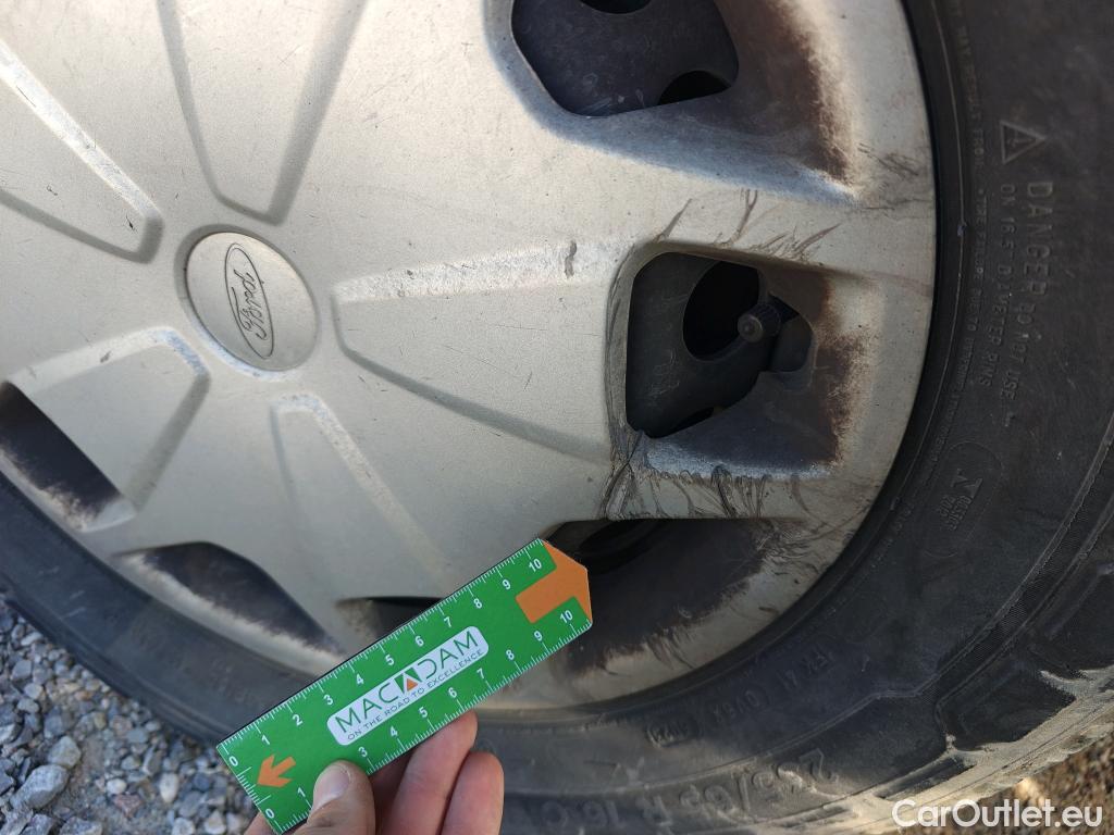  Ford  Transit FORD  / 2013 / 4P / furgón 350 96kW L4H3 Van Trend RWD #38