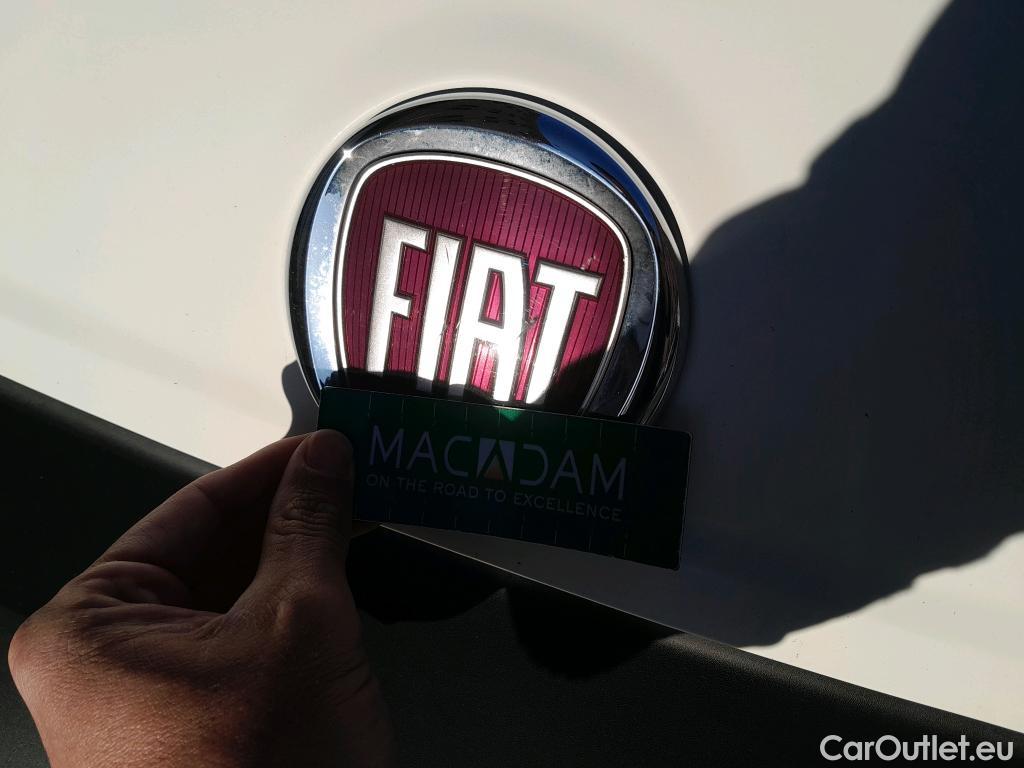  Fiat  Fiorino FIAT  / 2016 / 3P / furgón derivado de turismo Cargo Base 1.4 Natural Power 51kW (70CV) ** #23