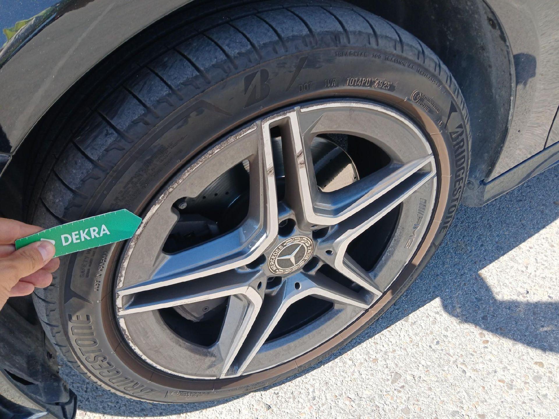  Mercedes  A-Klasse MERCEDES-BENZ Clase A berlina con portón A 250 e 220 CV 11 kWh #Opcionales 5800€# #24