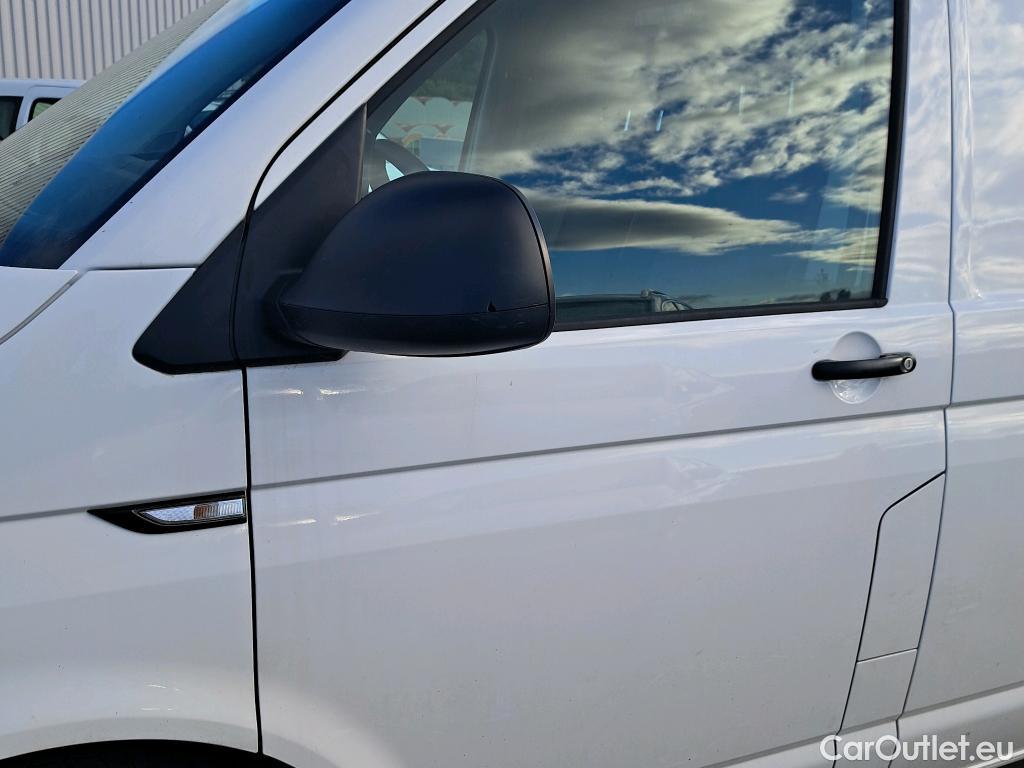  Volkswagen  Transporter VOLKSWAGEN  / 2015 / 4P / furgón Furgón Corto TN 2.0 TDI 110kW BMT 4Mot #36