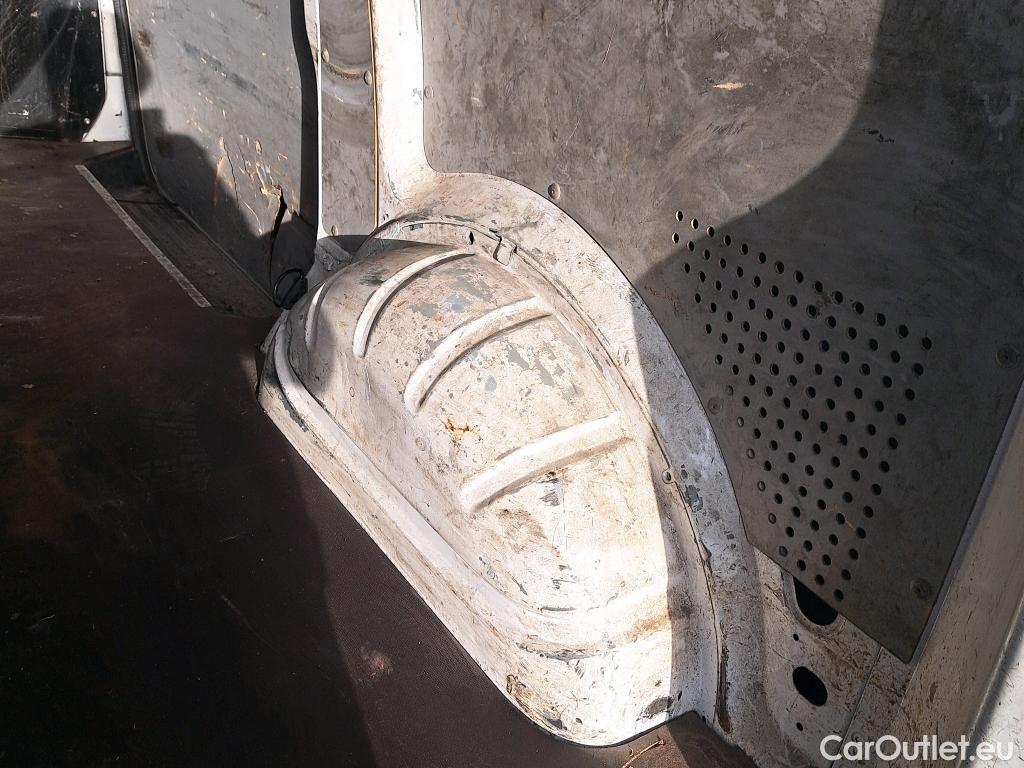  Volkswagen  Transporter VOLKSWAGEN  / 2015 / 4P / furgón Furgón Corto TN 2.0 TDI 110kW BMT 4Mot #2