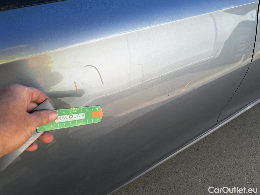  Peugeot  508 PEUGEOT  / 2018 / 5P / berlina con portón 5P Active Pack BlueHDi 130 S&S EAT8 (AC2) #18