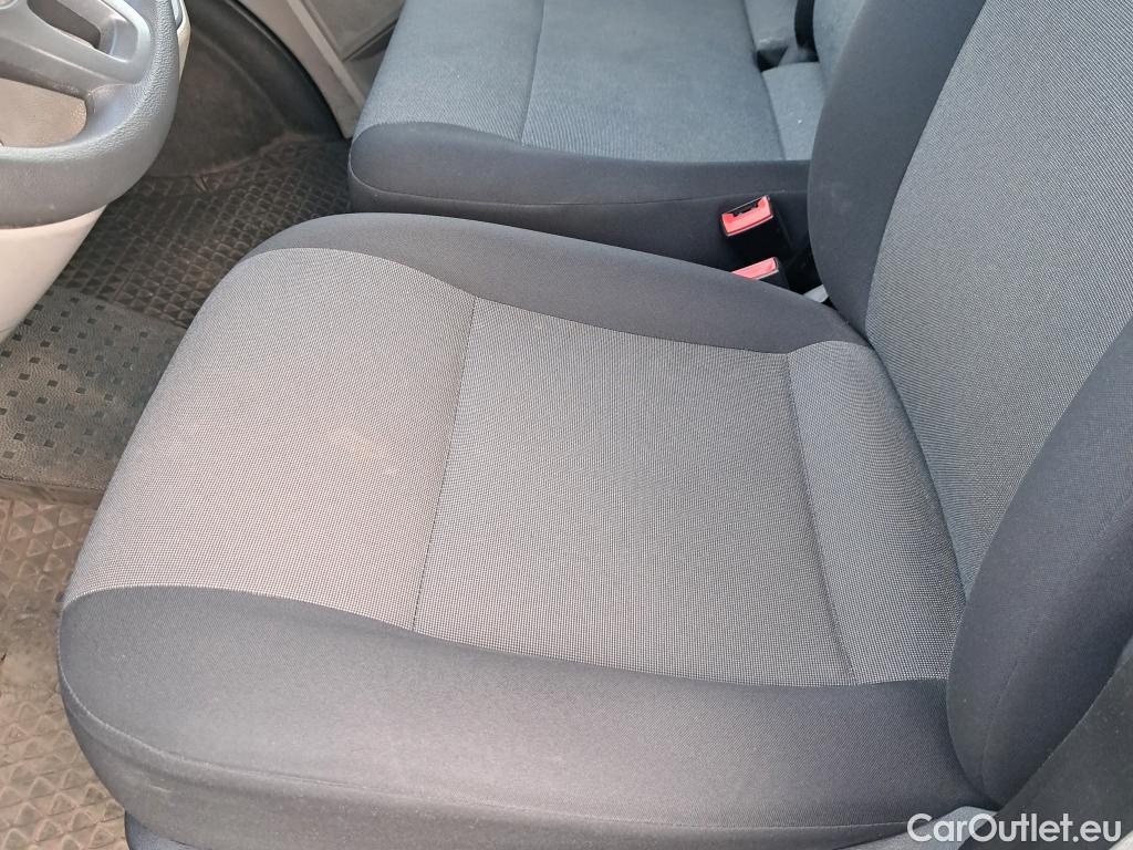  Volkswagen  Transporter VOLKSWAGEN  / 2015 / 4P / furgón Furgón Corto TN 2.0 TDI 110kW BMT 4Mot #23