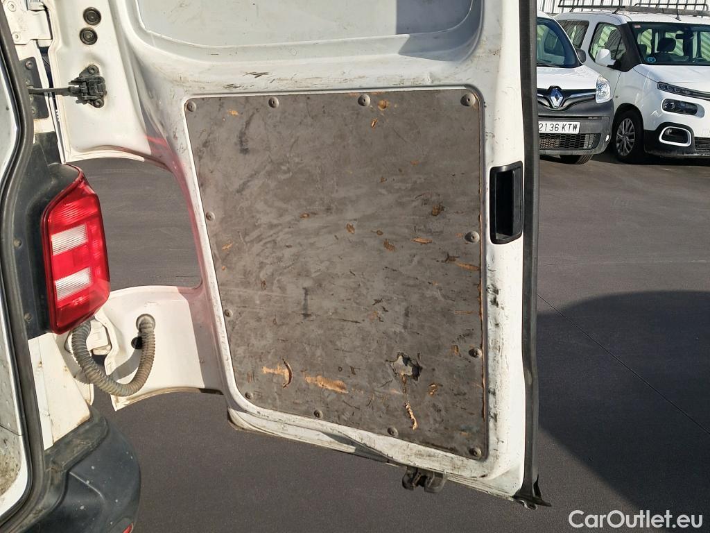  Volkswagen  Transporter VOLKSWAGEN  / 2015 / 4P / furgón Furgón Corto TN 2.0 TDI 110kW BMT 4Mot #4