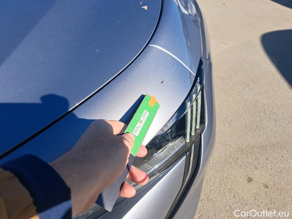  Peugeot  508 PEUGEOT  / 2018 / 5P / berlina con portón 5P Active Pack BlueHDi 130 S&S EAT8 (AC2) #38