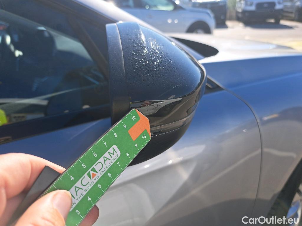  Peugeot  508 PEUGEOT  / 2018 / 5P / berlina con portón 5P Active Pack BlueHDi 130 S&S EAT8 (AC2) #36