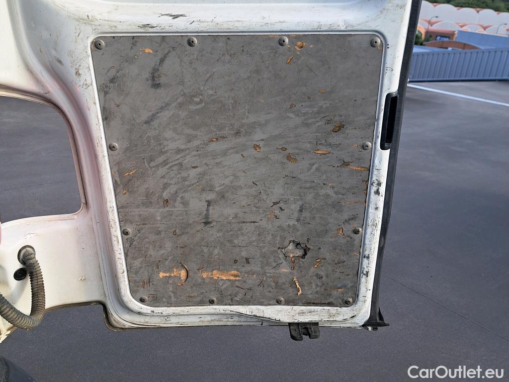  Volkswagen  Transporter VOLKSWAGEN  / 2015 / 4P / furgón Furgón Corto TN 2.0 TDI 110kW BMT 4Mot #19