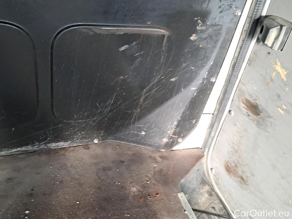  Volkswagen  Transporter VOLKSWAGEN  / 2015 / 4P / furgón Furgón Corto TN 2.0 TDI 110kW BMT 4Mot #22