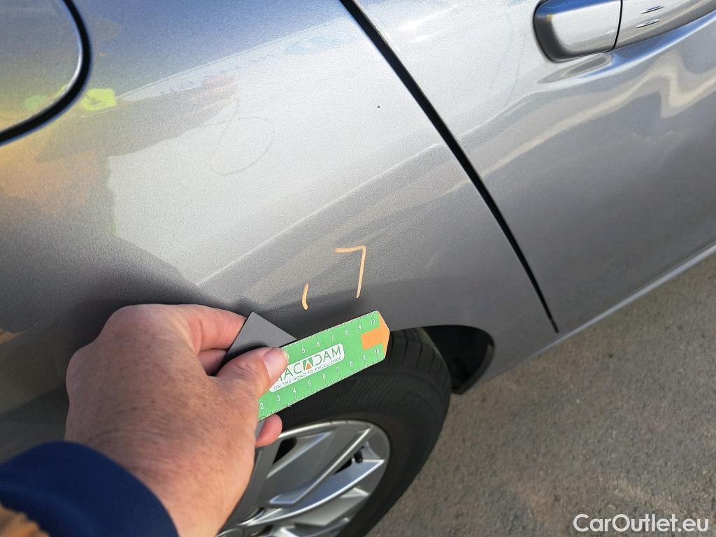  Peugeot  508 PEUGEOT  / 2018 / 5P / berlina con portón 5P Active Pack BlueHDi 130 S&S EAT8 (AC2) #14