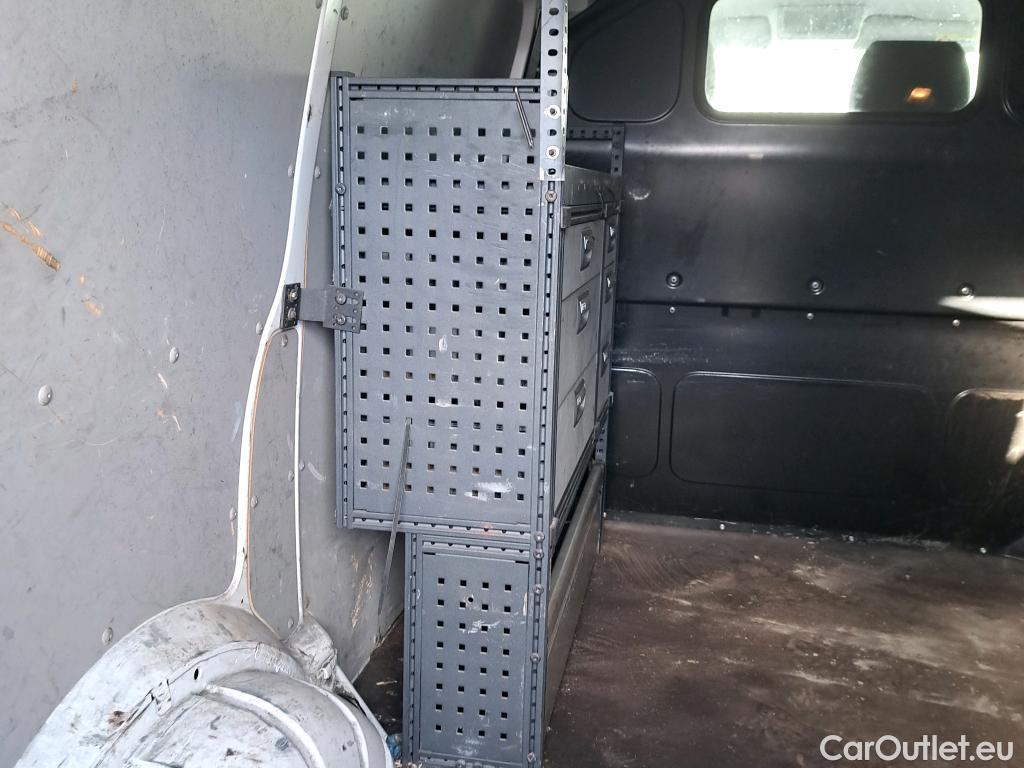  Volkswagen  Transporter VOLKSWAGEN  / 2015 / 4P / furgón Furgón Corto TN 2.0 TDI 110kW BMT 4Mot #38