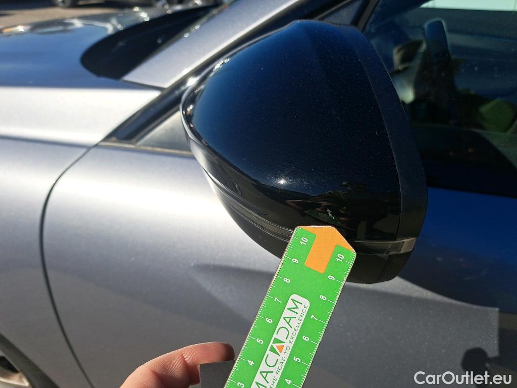  Peugeot  508 PEUGEOT  / 2018 / 5P / berlina con portón 5P Active Pack BlueHDi 130 S&S EAT8 (AC2) #46