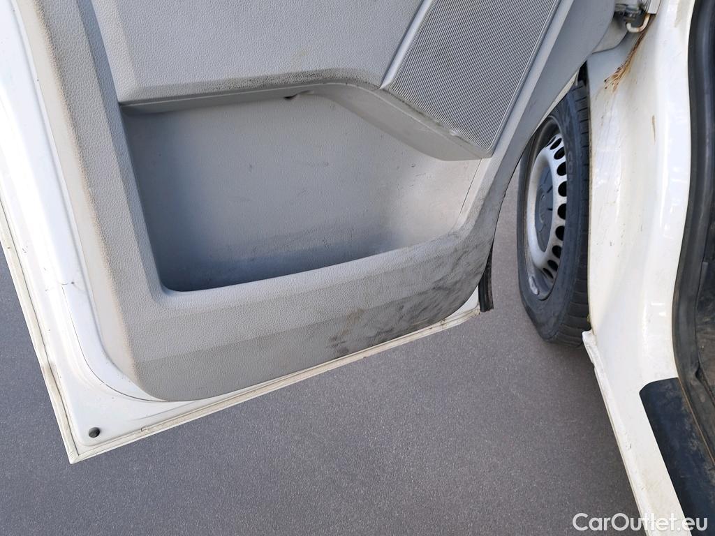  Volkswagen  Transporter VOLKSWAGEN  / 2015 / 4P / furgón Furgón Corto TN 2.0 TDI 110kW BMT 4Mot #25