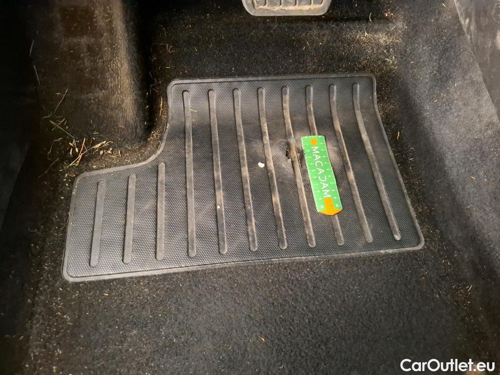  Peugeot  2008  Allure Business 1.5 HDi 130CV BVA8 E6d #37