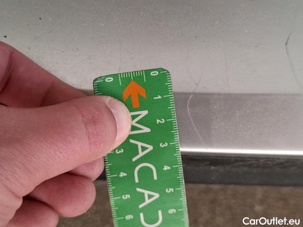  Peugeot  2008  Allure Business 1.5 HDi 130CV BVA8 E6d #24