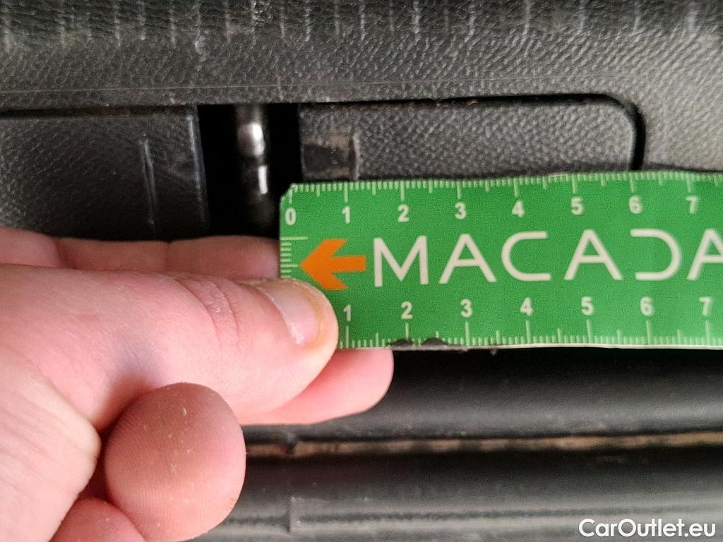  Peugeot  2008  Allure Business 1.5 HDi 130CV BVA8 E6d #69