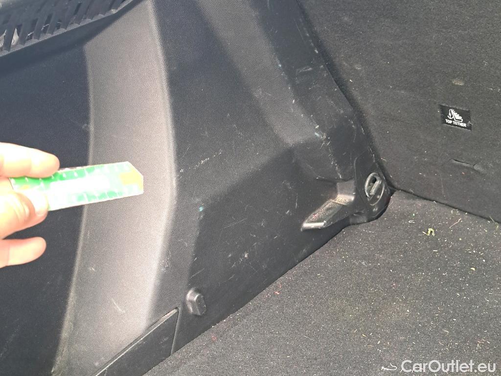  Peugeot  2008 PEUGEOT  / 2019 / 5P / todoterreno Active BlueHDI 81kW (110CV) #29