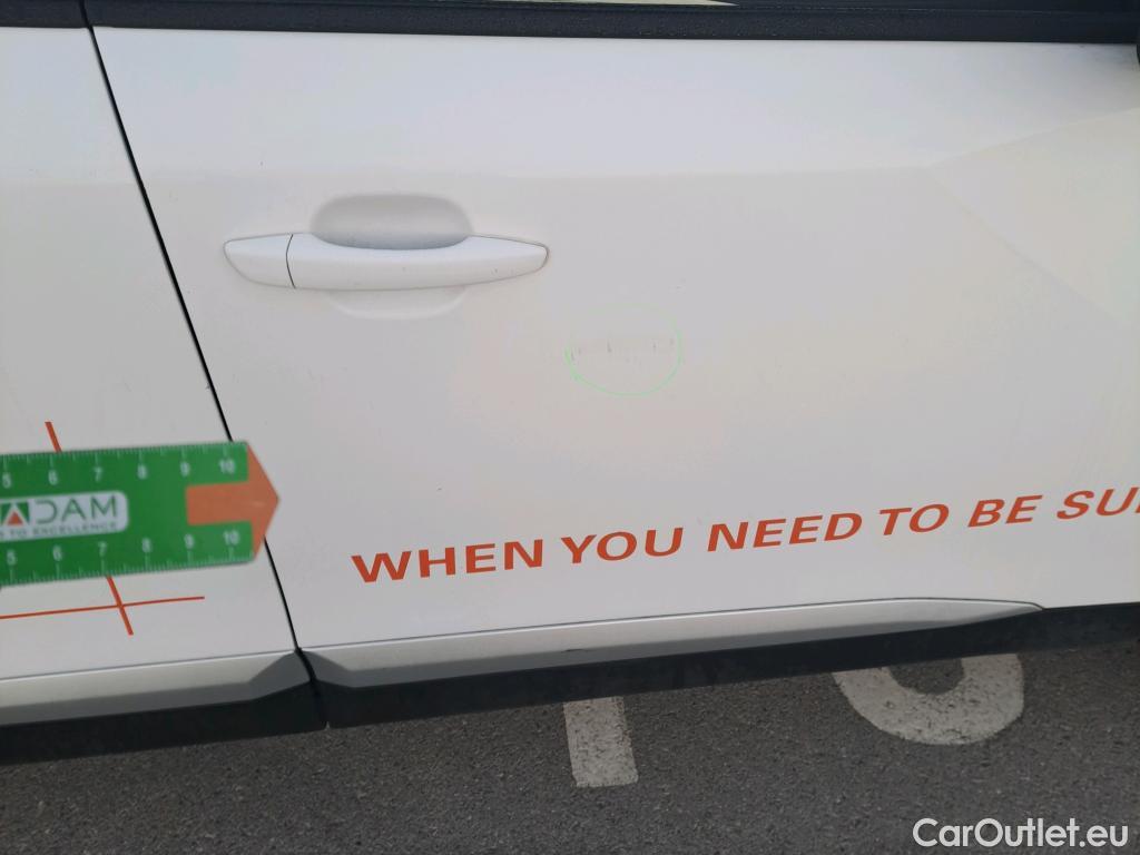  Peugeot  2008 PEUGEOT  / 2019 / 5P / todoterreno Allure BlueHDI 81kW (110CV) #14