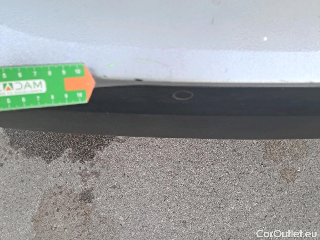  Peugeot  2008 PEUGEOT  / 2019 / 5P / todoterreno Allure BlueHDI 81kW (110CV) #18