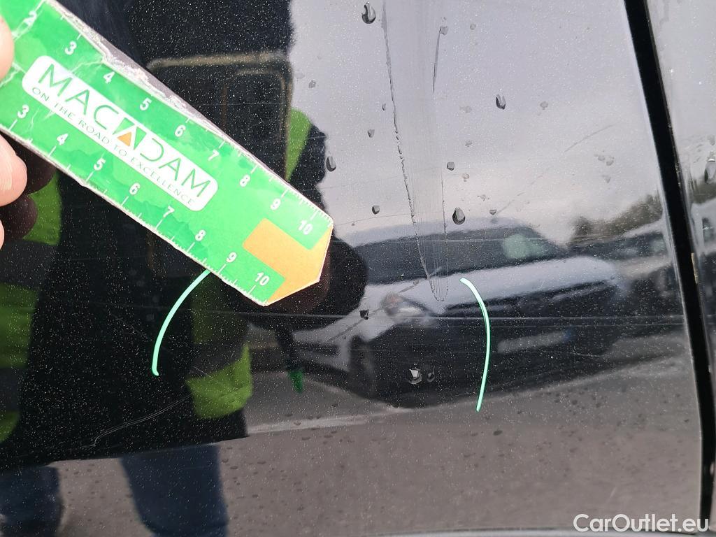  Peugeot  2008 PEUGEOT  / 2019 / 5P / todoterreno Active BlueHDI 81kW (110CV) #53