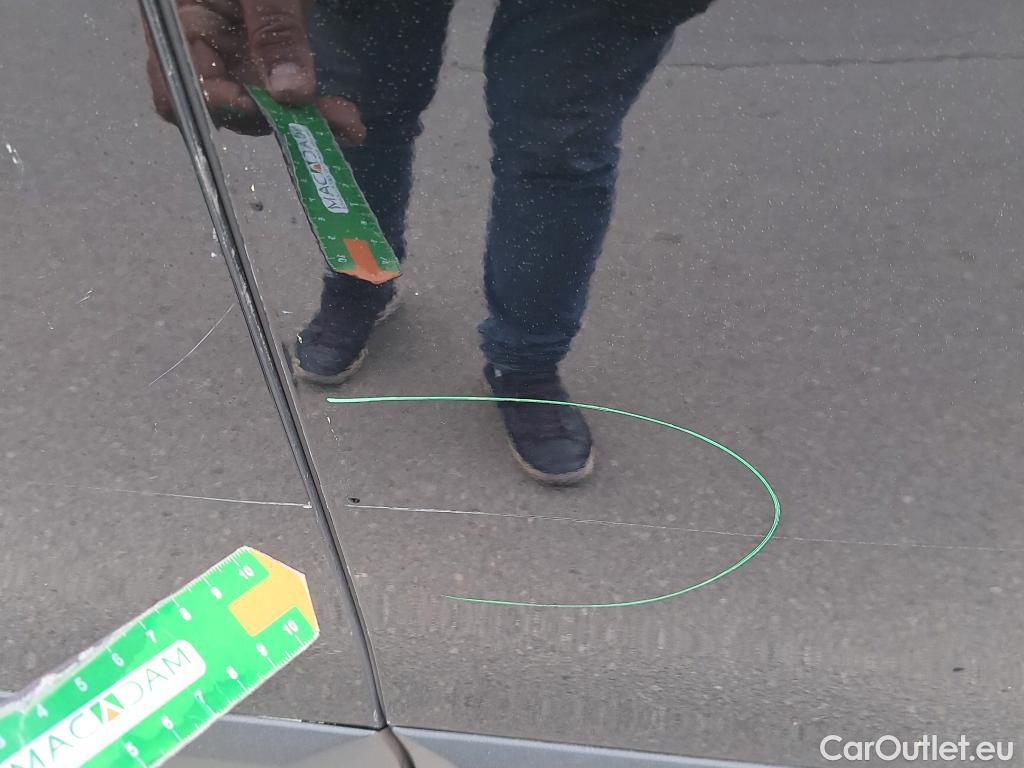  Peugeot  2008 PEUGEOT  / 2019 / 5P / todoterreno Active BlueHDI 81kW (110CV) #14