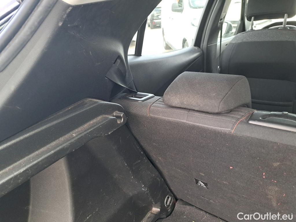  Peugeot  2008 PEUGEOT  / 2019 / 5P / todoterreno Active BlueHDI 81kW (110CV) #4