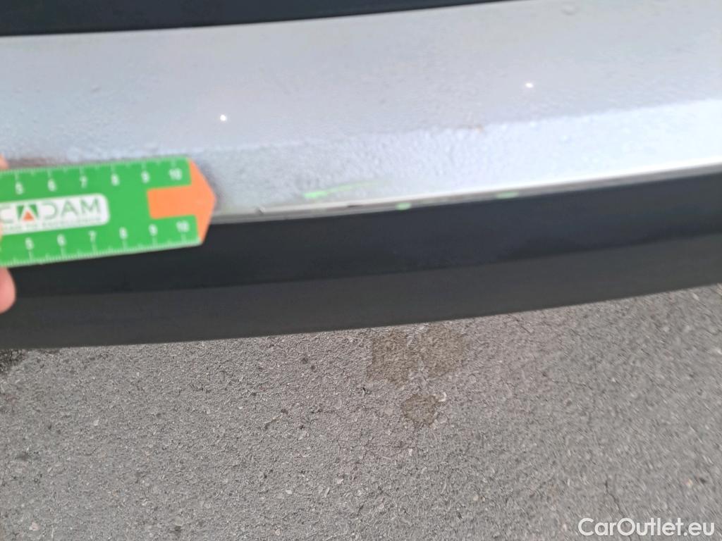  Peugeot  2008 PEUGEOT  / 2019 / 5P / todoterreno Allure BlueHDI 81kW (110CV) #19