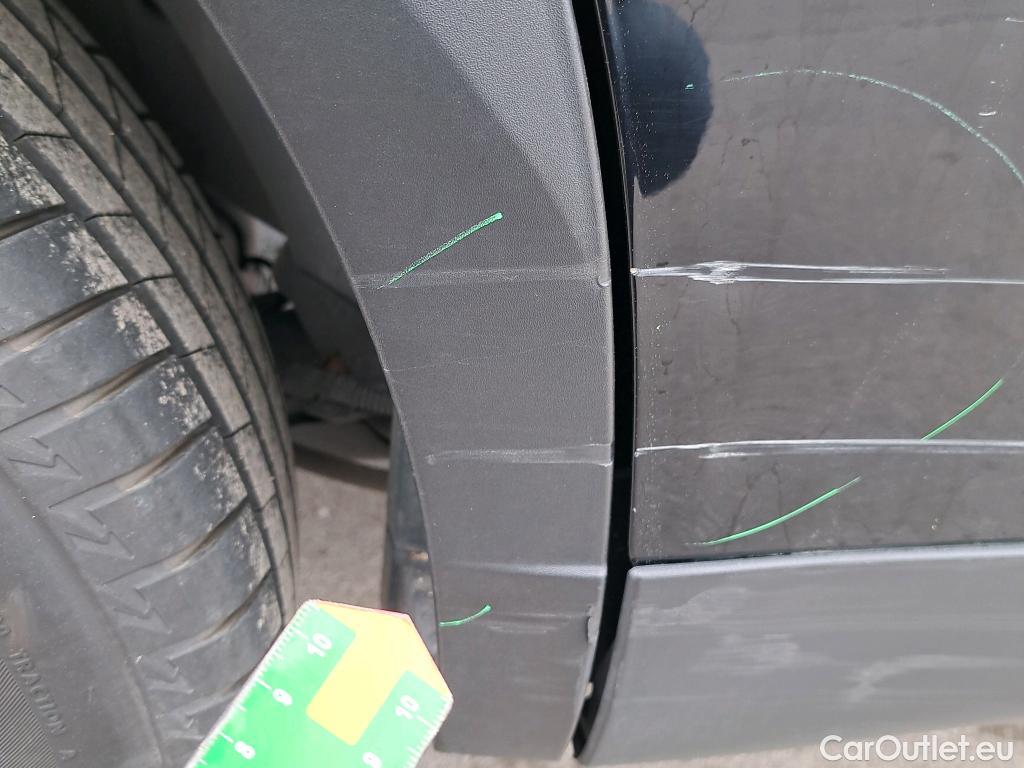  Peugeot  2008 PEUGEOT  / 2019 / 5P / todoterreno Active BlueHDI 81kW (110CV) #37