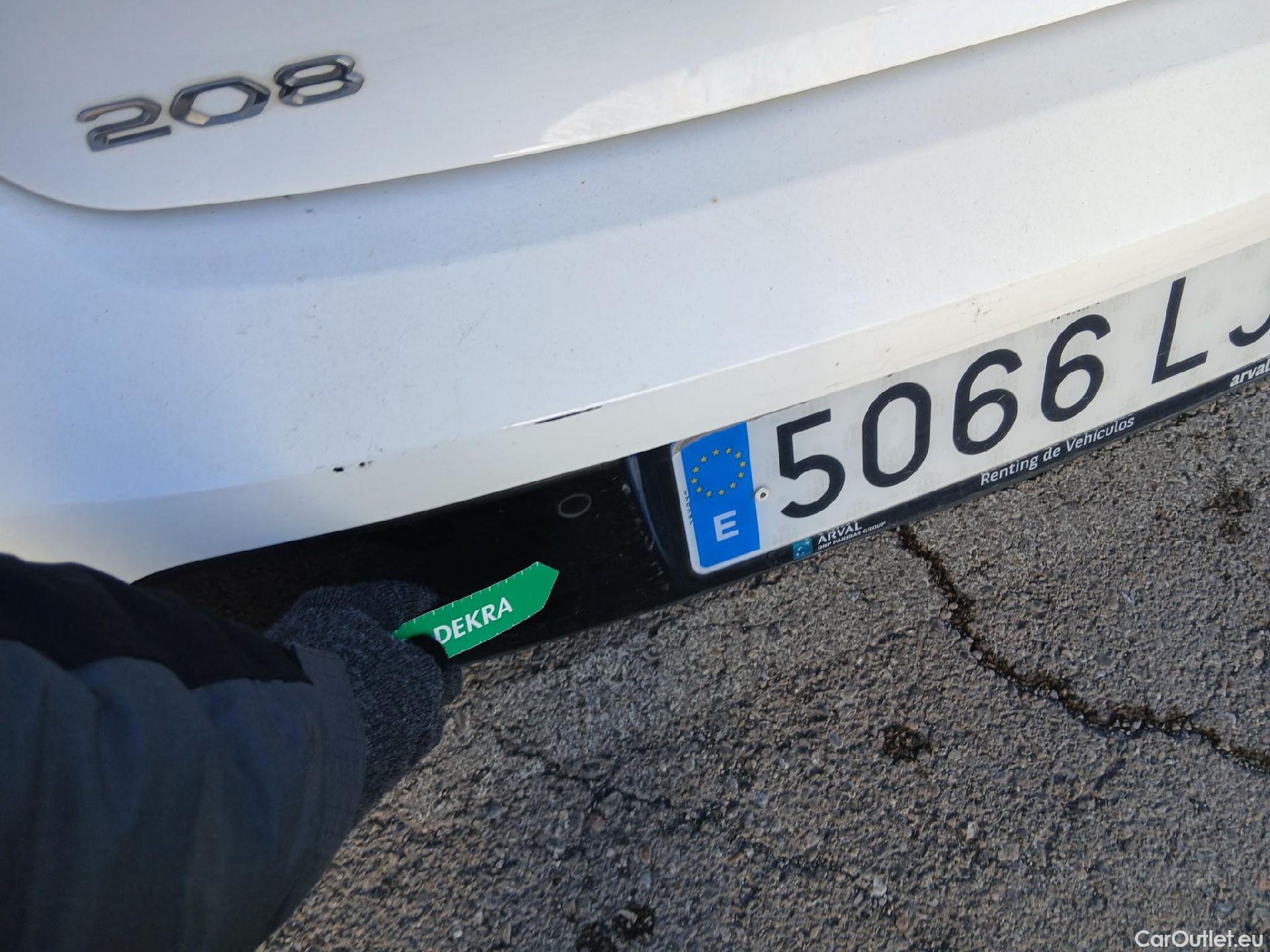  Peugeot  208 PEUGEOT  / 2019 / 5P / berlina con portón PureTech 73kW (100CV) Allure (AC) #23