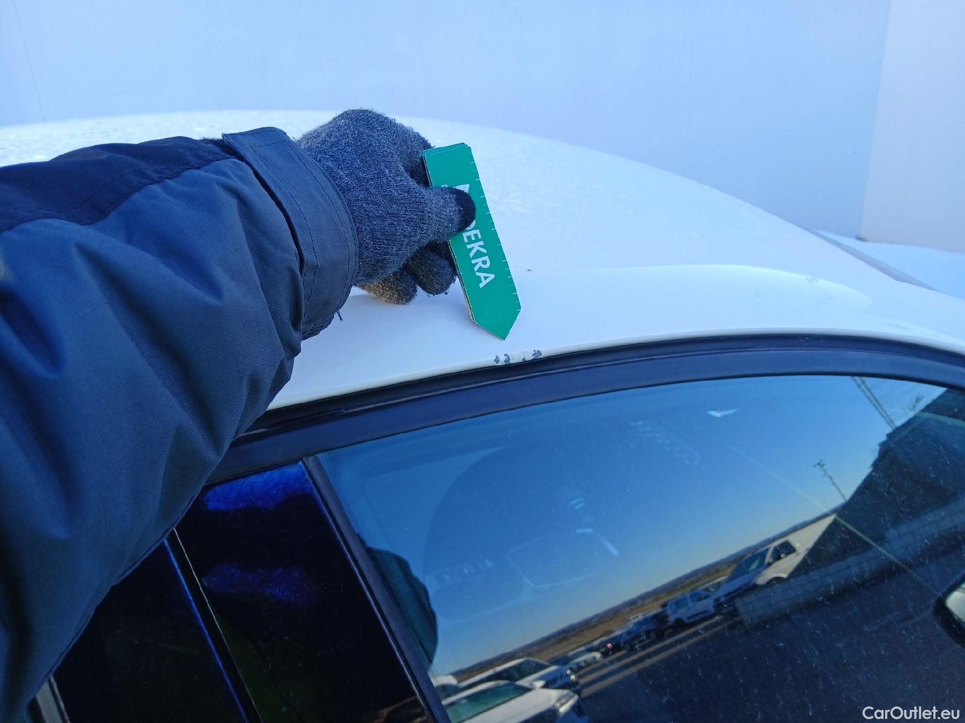  Peugeot  208 PEUGEOT  / 2019 / 5P / berlina con portón PureTech 73kW (100CV) Allure (AC) #29