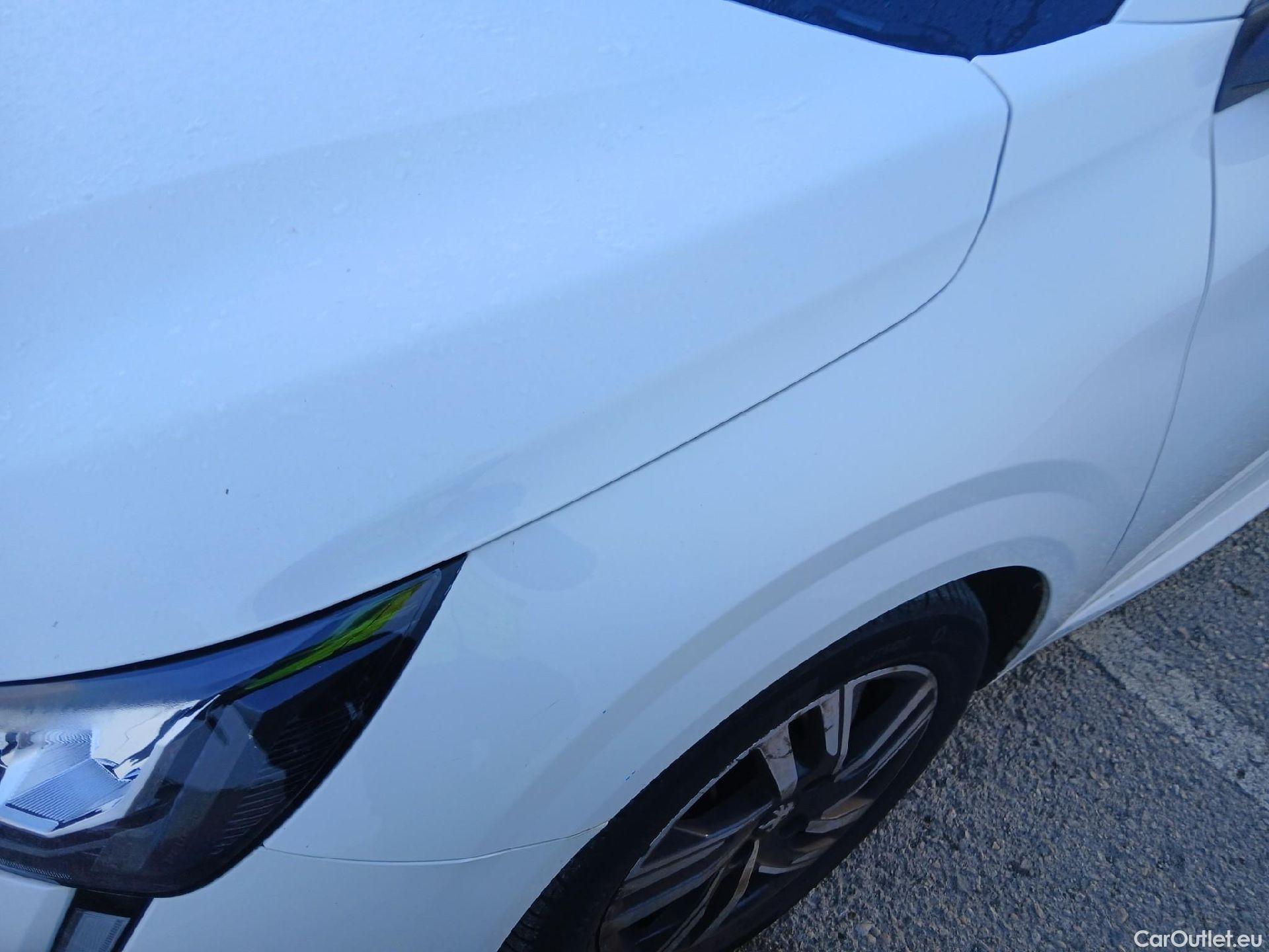  Peugeot  208 PEUGEOT  / 2019 / 5P / berlina con portón PureTech 73kW (100CV) Allure (AC) #7