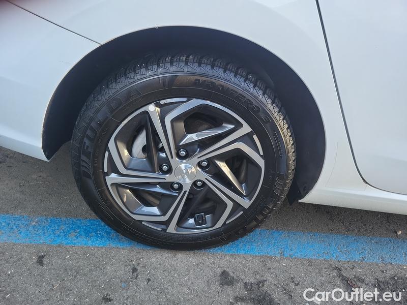  Hyundai  i30   cw (PD)(2017->)  kom.1.0TGDI 120 Comfort #10