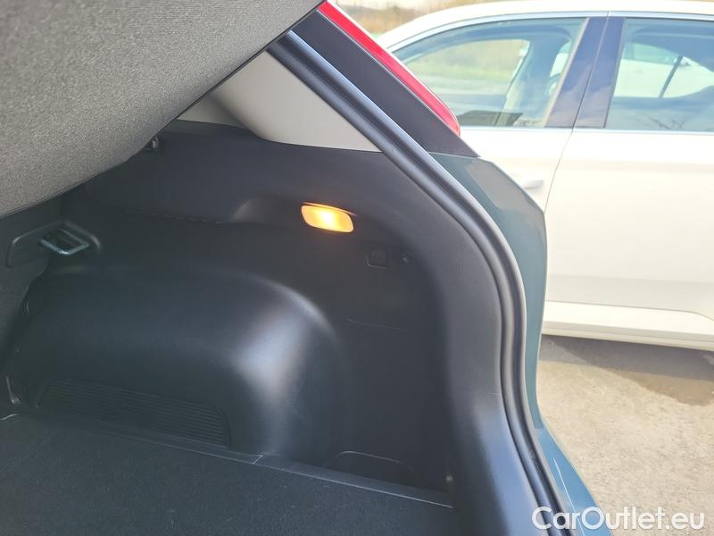  KIA  Niro  (2022)  1.6GDI HEV Premium AT 5d #12