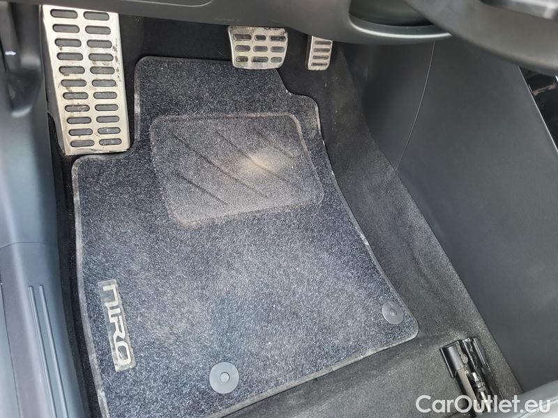  KIA  Niro  (2022)  1.6GDI HEV Premium AT 5d #9