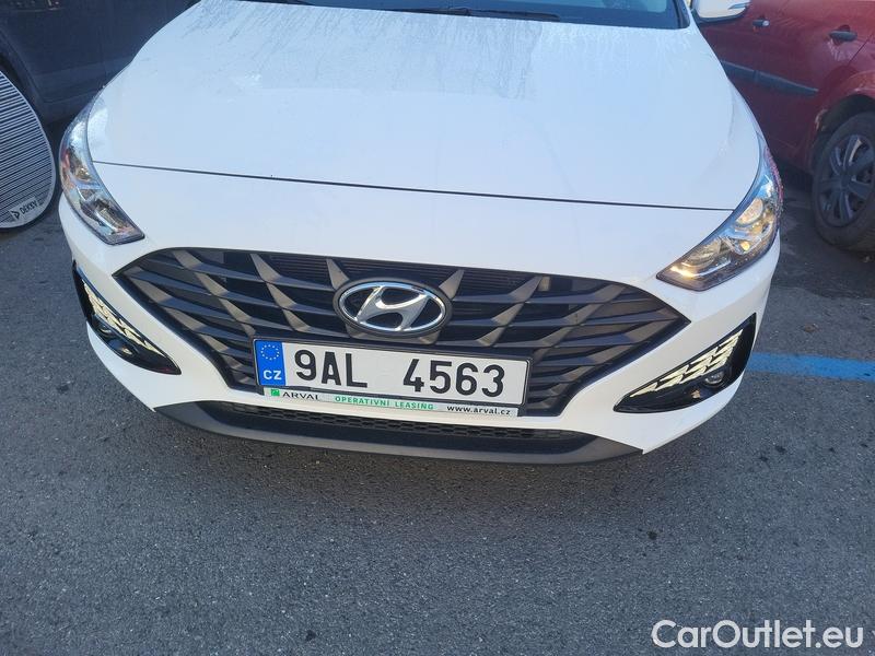  Hyundai  i30   cw (PD)(2017->)  kom.1.0TGDI 120 Comfort #2